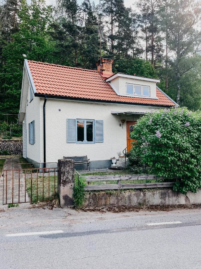 Charming House With Wood Stove Near Lake Virserum Exterior foto